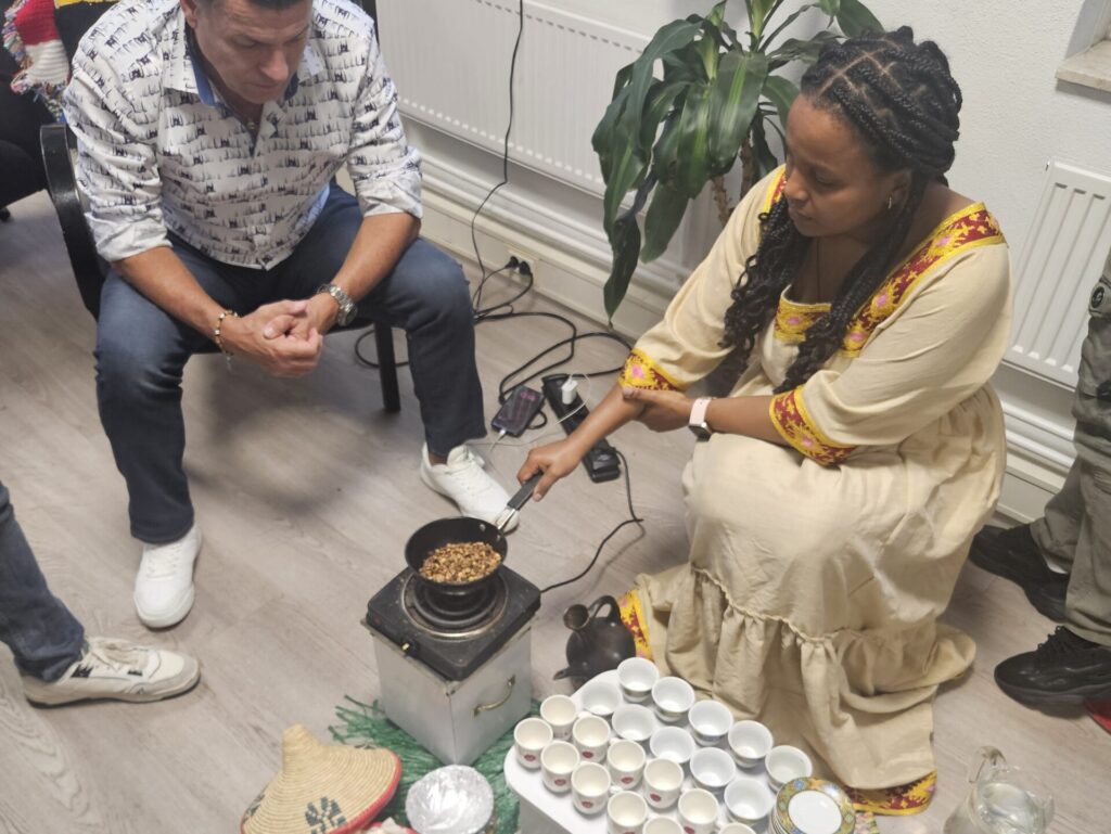 Ethiopische koffieceremonie met Douwe Egberts