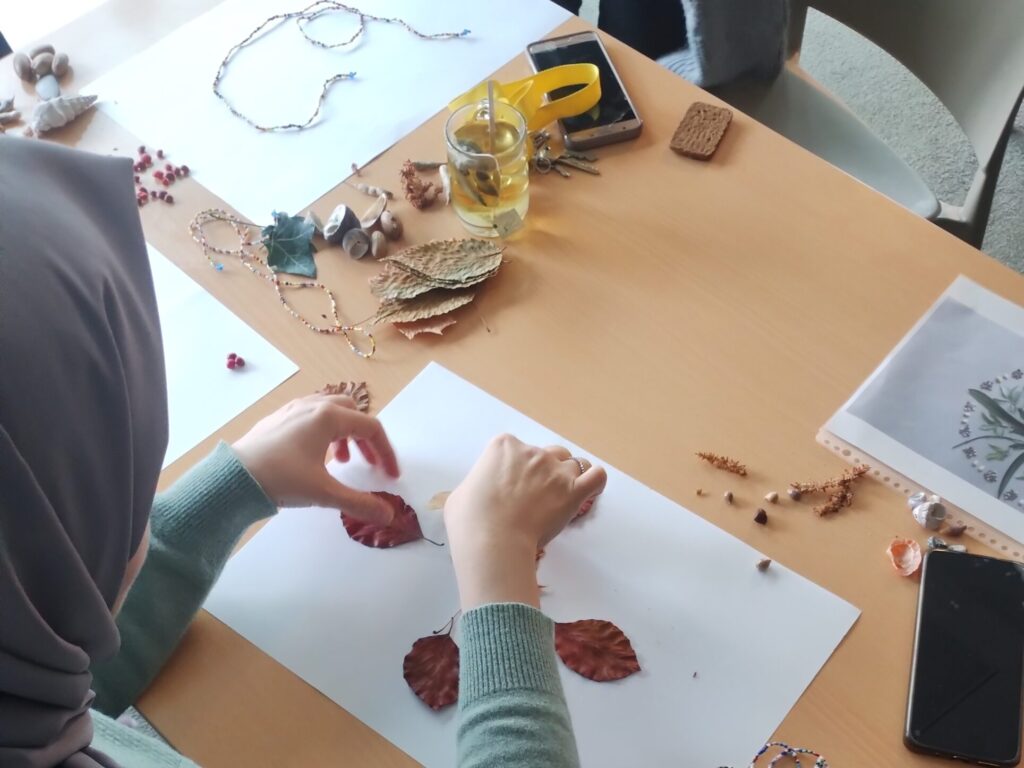 Mandala workshop in noodopvang Kanaleneiland