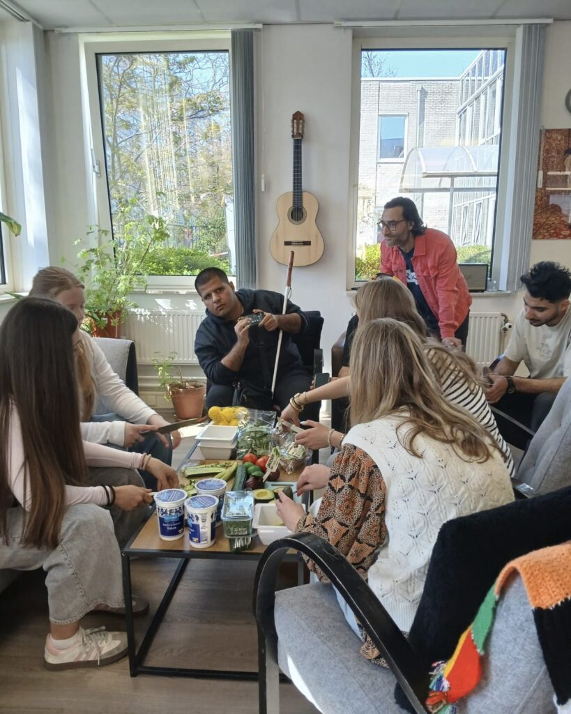 History class visiting azc Pahud