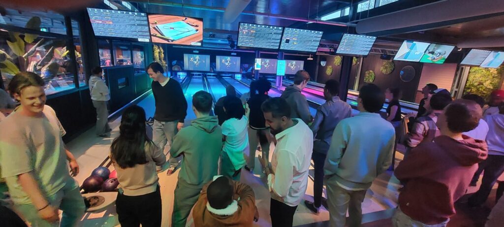 Bowling with students: an unforgettable afternoon!