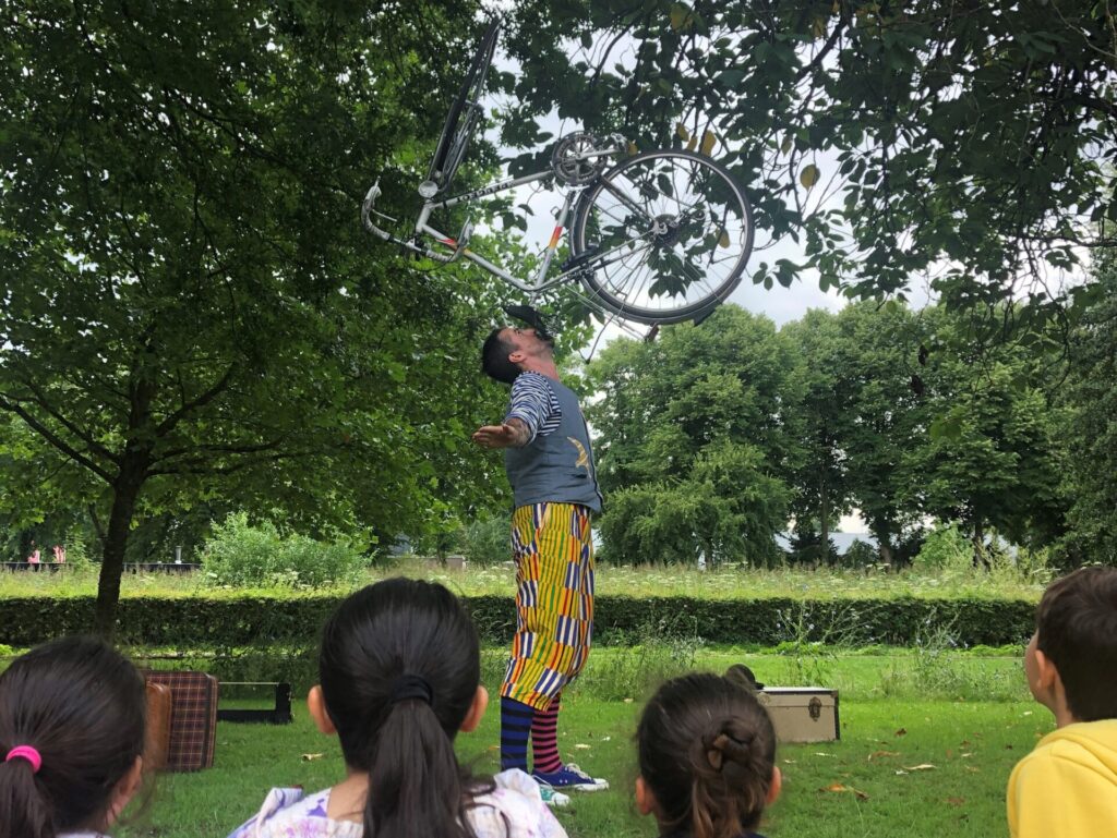 Het Flying Seagulls Circus strijkt neer in Utrecht