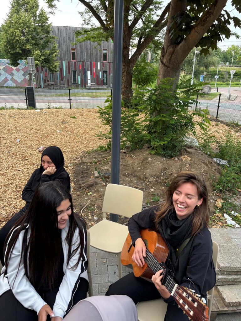 Musicaz visits new asylum seekers’ center in Zuilen